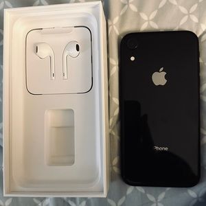 Iphone XR negro sin detalles como nuevo 300.00dlls